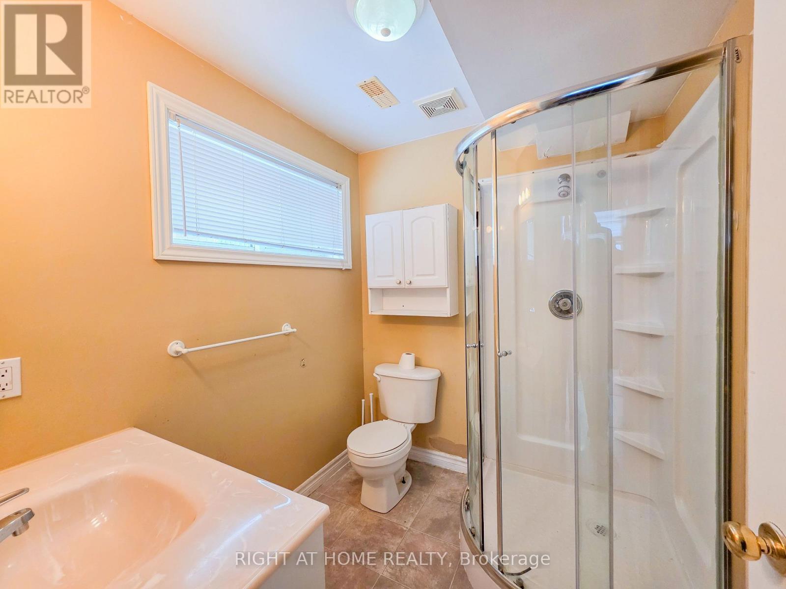 Lower - 168 Towerhill Road, Peterborough (Northcrest Ward 5), Ontario  K9H 7M8 - Photo 9 - X12649704