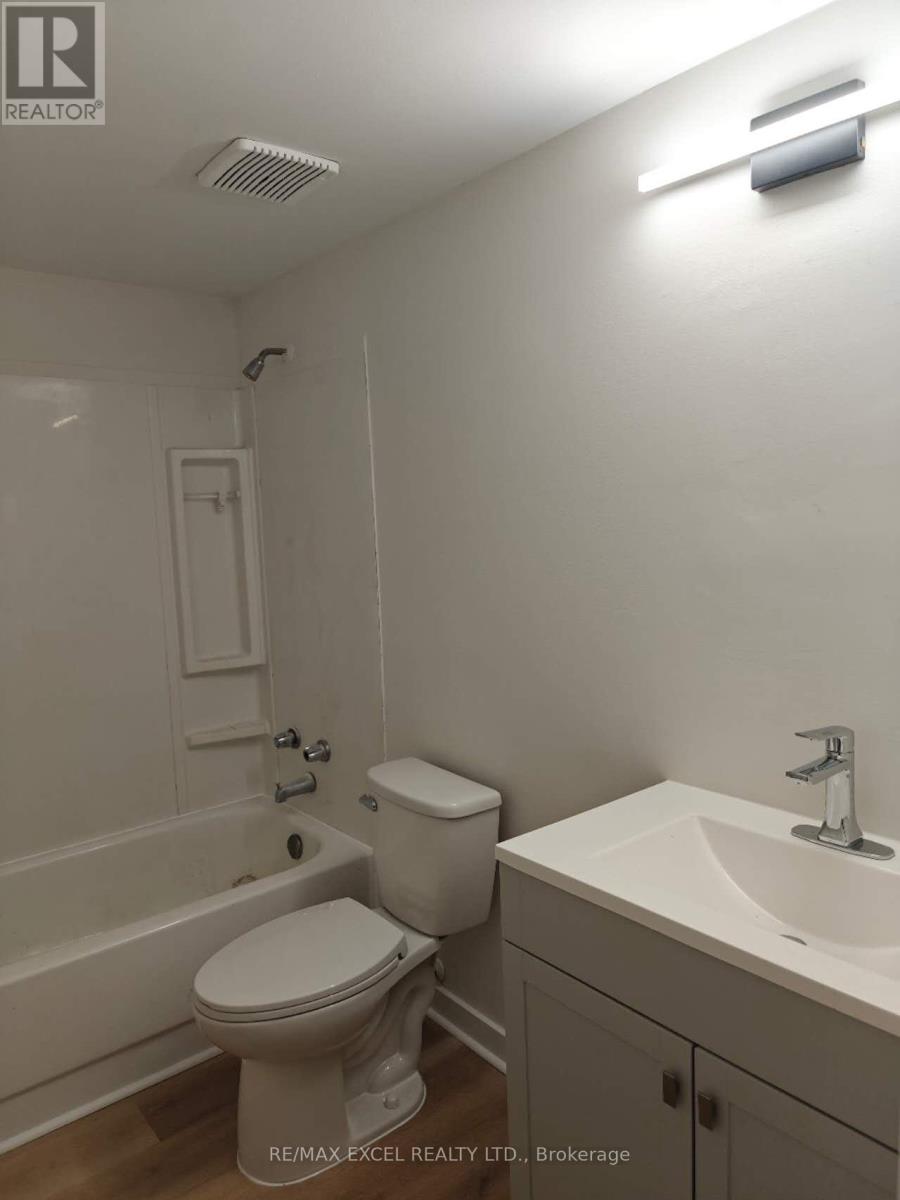 111 Albert Street S, Kawartha Lakes (Lindsay), Ontario  K9V 6G1 - Photo 12 - X12650646