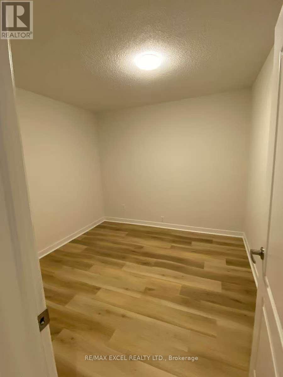 111 Albert Street S, Kawartha Lakes (Lindsay), Ontario  K9V 6G1 - Photo 6 - X12650646