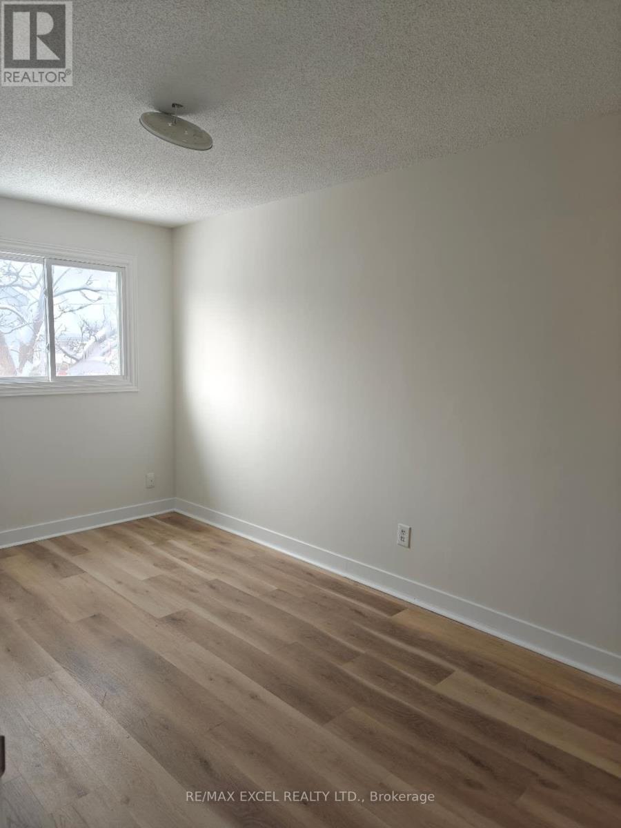 111 Albert Street S, Kawartha Lakes (Lindsay), Ontario  K9V 6G1 - Photo 9 - X12650646