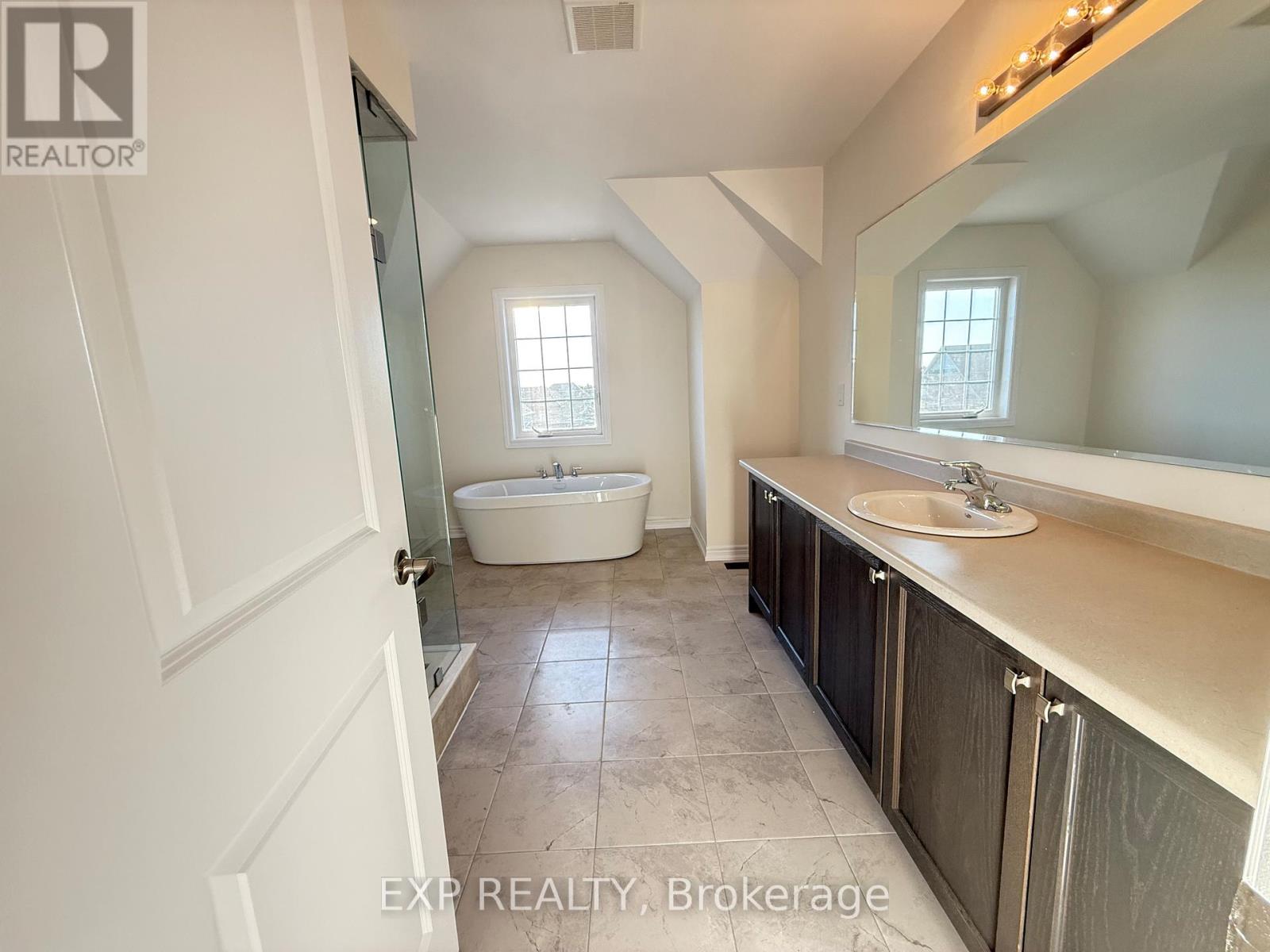 1 Larissa Park Drive, Quinte West (Murray Ward), Ontario  K0L 1L0 - Photo 11 - X12453907