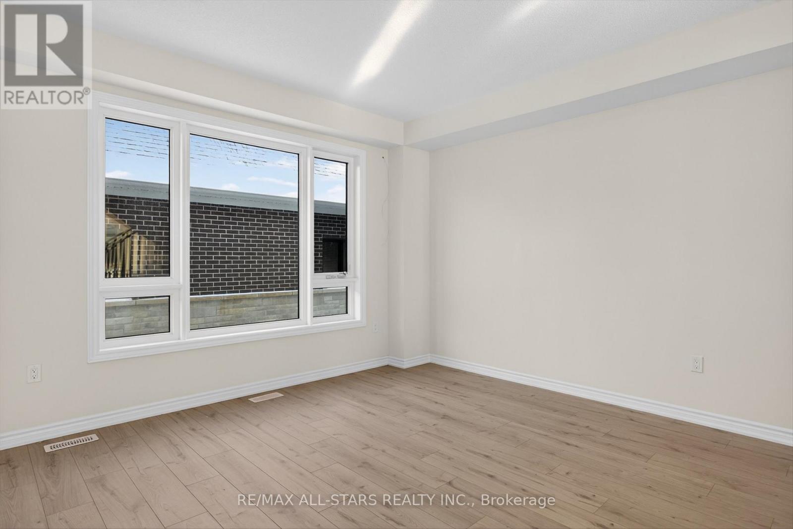 164 Alcorn Drive, Kawartha Lakes (Lindsay), Ontario  K9V 0T2 - Photo 14 - X12651466