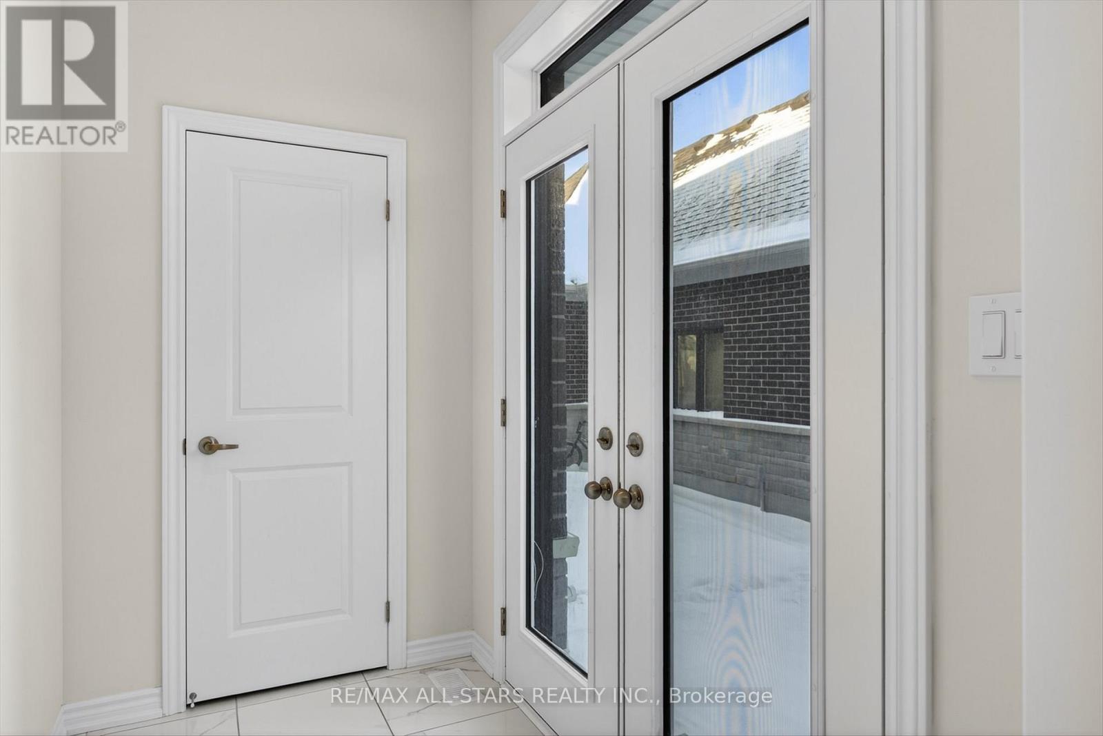 164 Alcorn Drive, Kawartha Lakes (Lindsay), Ontario  K9V 0T2 - Photo 16 - X12651466