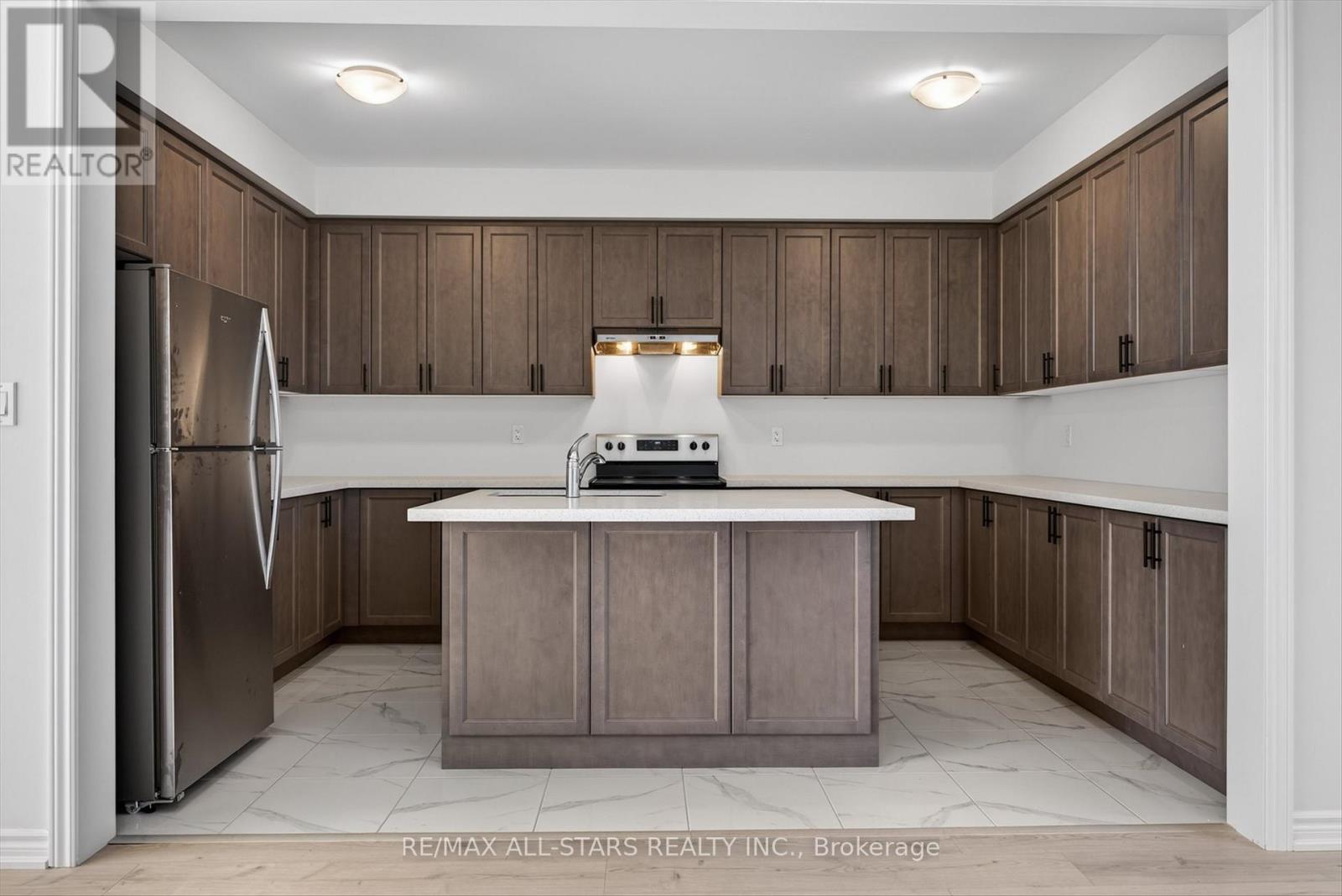 164 Alcorn Drive, Kawartha Lakes (Lindsay), Ontario  K9V 0T2 - Photo 9 - X12651466