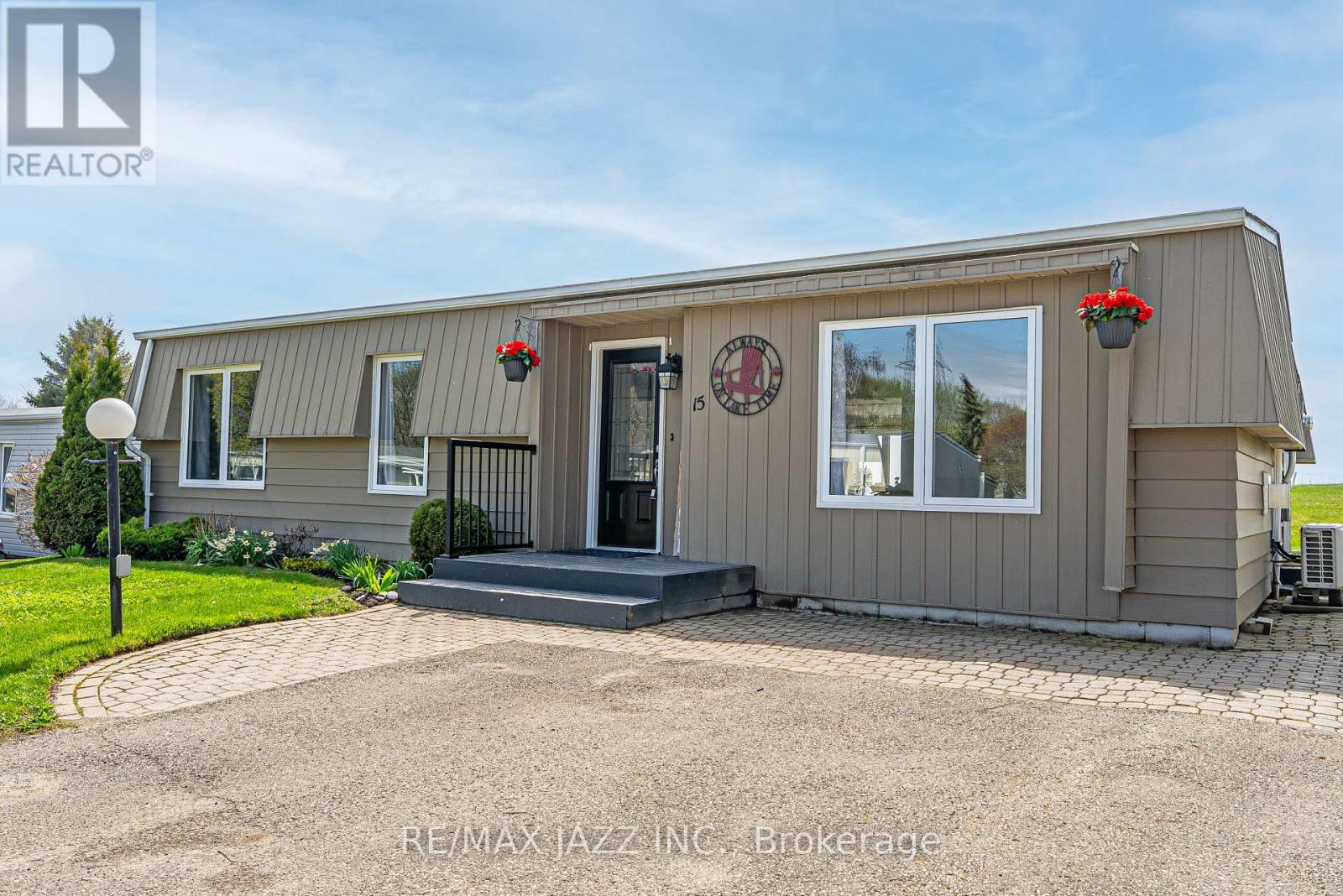 15 Bluffs Road, Clarington (Bowmanville), Ontario  L1B 1A3 - Photo 3 - E12652248