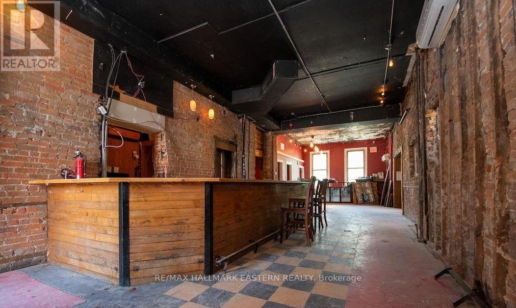 197 Hunter Street W, Peterborough (Town Ward 3), Ontario  K9H 2L1 - Photo 10 - X12652242