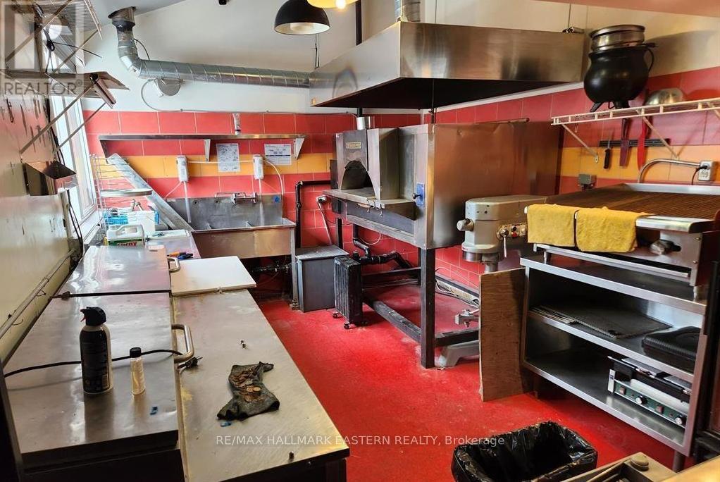 197 Hunter Street W, Peterborough (Town Ward 3), Ontario  K9H 2L1 - Photo 12 - X12652242