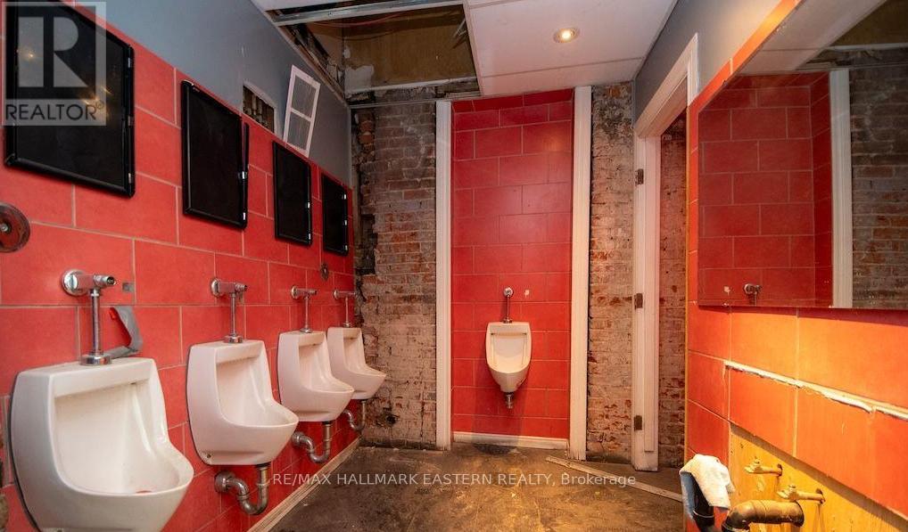 197 Hunter Street W, Peterborough (Town Ward 3), Ontario  K9H 2L1 - Photo 15 - X12652242