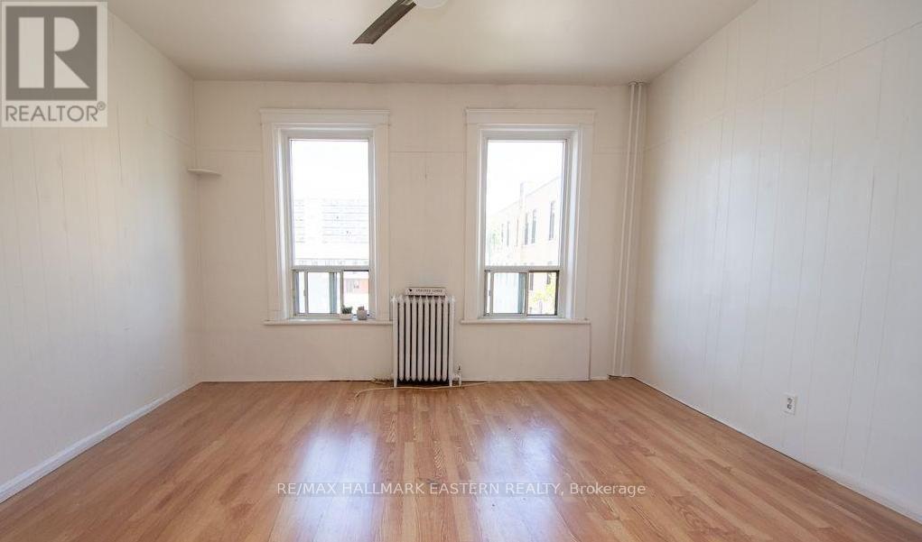 197 Hunter Street W, Peterborough (Town Ward 3), Ontario  K9H 2L1 - Photo 17 - X12652242