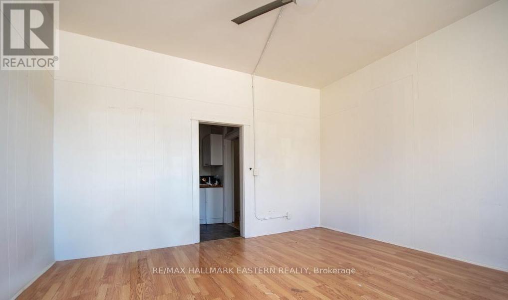 197 Hunter Street W, Peterborough (Town Ward 3), Ontario  K9H 2L1 - Photo 18 - X12652242