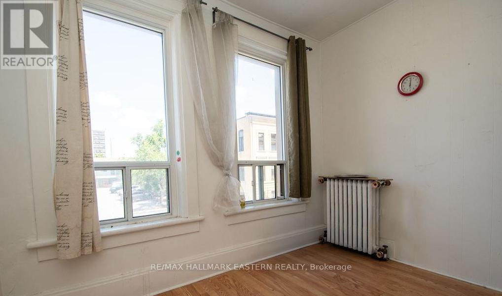 197 Hunter Street W, Peterborough (Town Ward 3), Ontario  K9H 2L1 - Photo 20 - X12652242