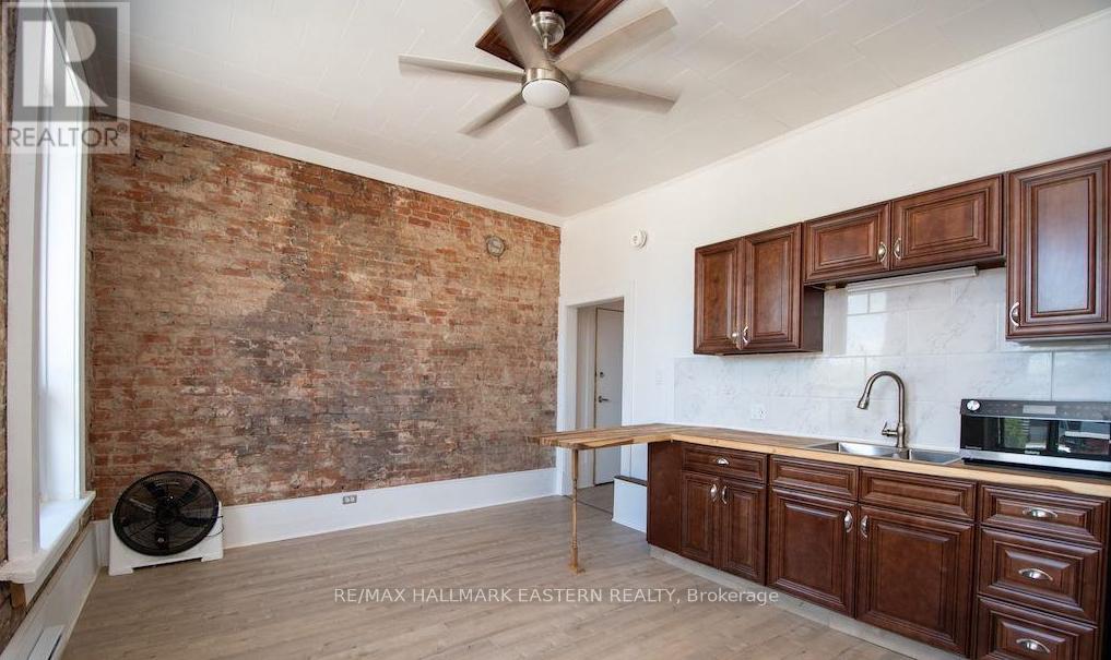 197 Hunter Street W, Peterborough (Town Ward 3), Ontario  K9H 2L1 - Photo 28 - X12652242