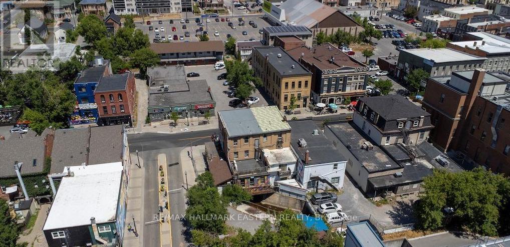 197 Hunter Street W, Peterborough (Town Ward 3), Ontario  K9H 2L1 - Photo 3 - X12652242