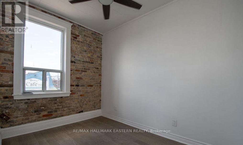 197 Hunter Street W, Peterborough (Town Ward 3), Ontario  K9H 2L1 - Photo 31 - X12652242