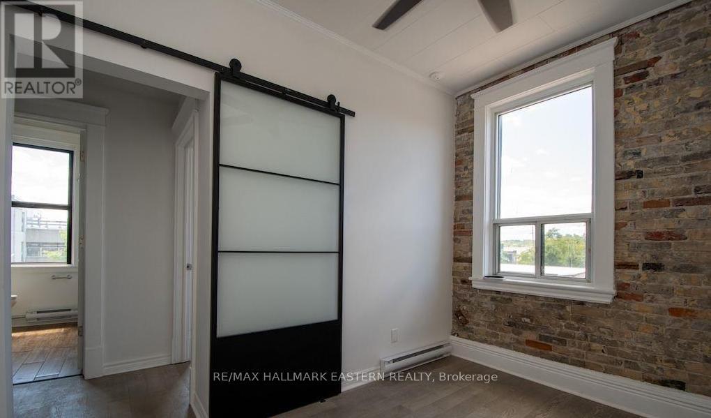 197 Hunter Street W, Peterborough (Town Ward 3), Ontario  K9H 2L1 - Photo 32 - X12652242