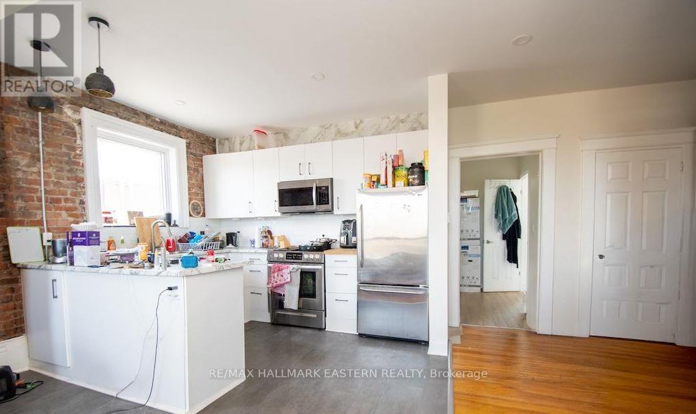 197 Hunter Street W, Peterborough (Town Ward 3), Ontario  K9H 2L1 - Photo 37 - X12652242