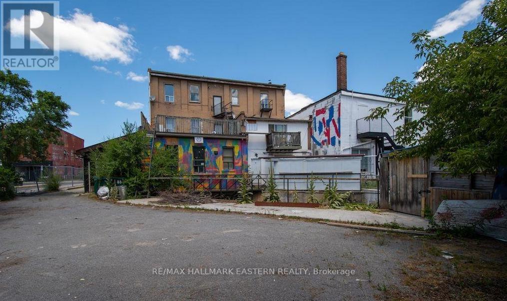 197 Hunter Street W, Peterborough (Town Ward 3), Ontario  K9H 2L1 - Photo 5 - X12652242