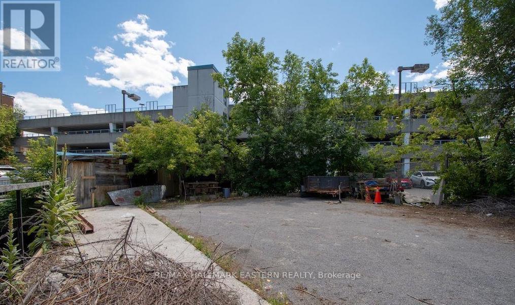 197 Hunter Street W, Peterborough (Town Ward 3), Ontario  K9H 2L1 - Photo 6 - X12652242