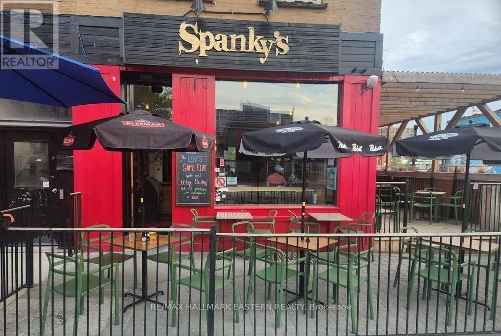 199 Hunter Street, Peterborough (Town Ward 3), Ontario  K9H 2L1 - Photo 2 - X12652286