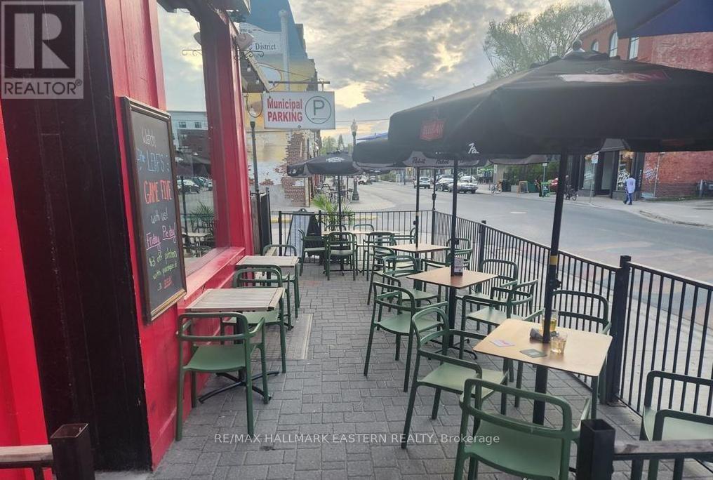 199 Hunter Street, Peterborough (Town Ward 3), Ontario  K9H 2L1 - Photo 4 - X12652286