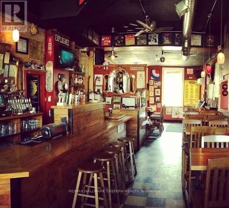 199 Hunter Street, Peterborough (Town Ward 3), Ontario  K9H 2L1 - Photo 7 - X12652286