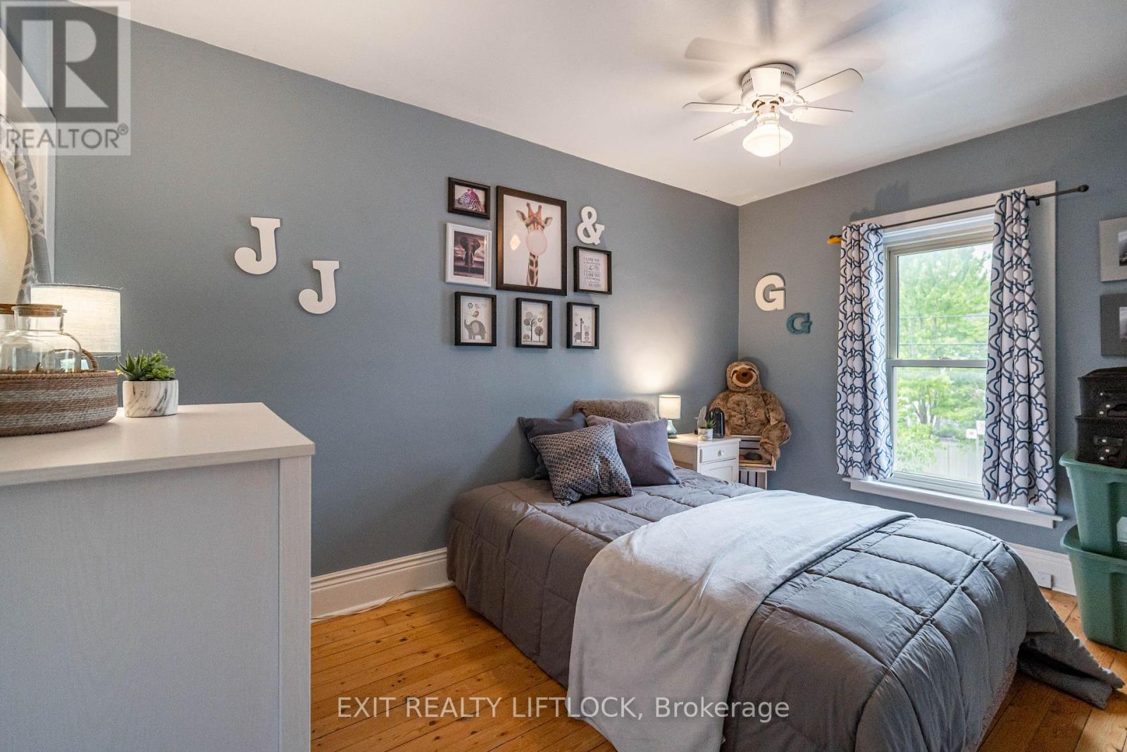 468 Cambridge Street, Peterborough (Town Ward 3), Ontario  K9H 4T3 - Photo 15 - X12652734