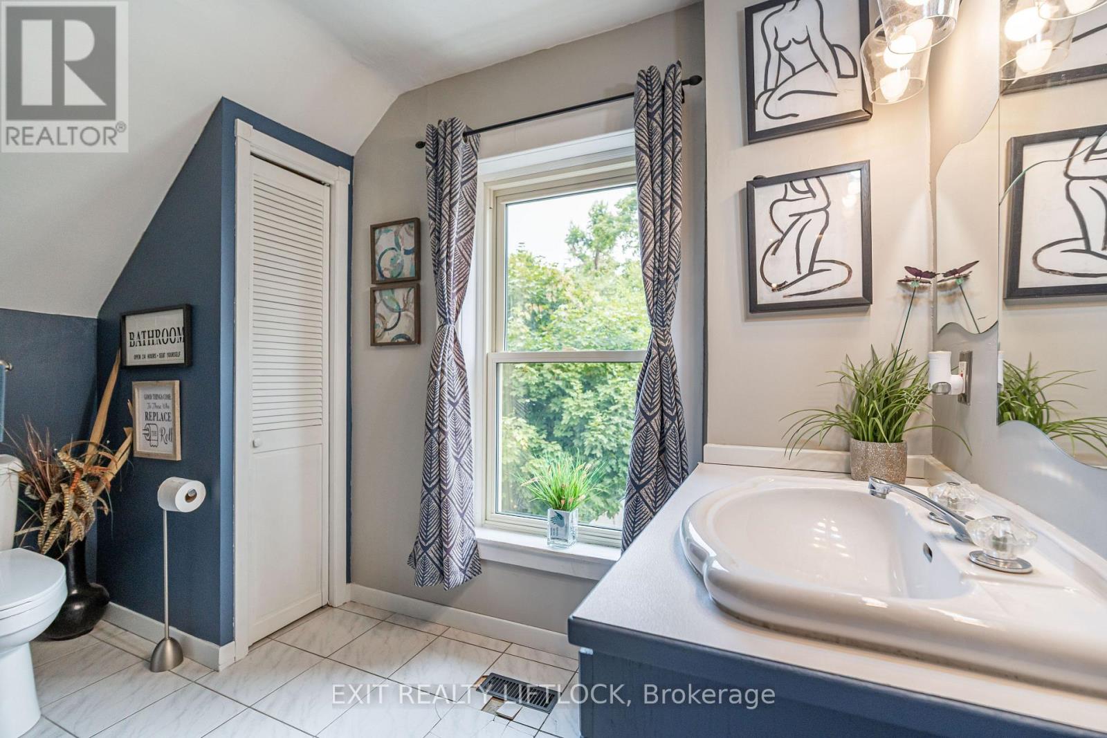 468 Cambridge Street, Peterborough (Town Ward 3), Ontario  K9H 4T3 - Photo 17 - X12652734