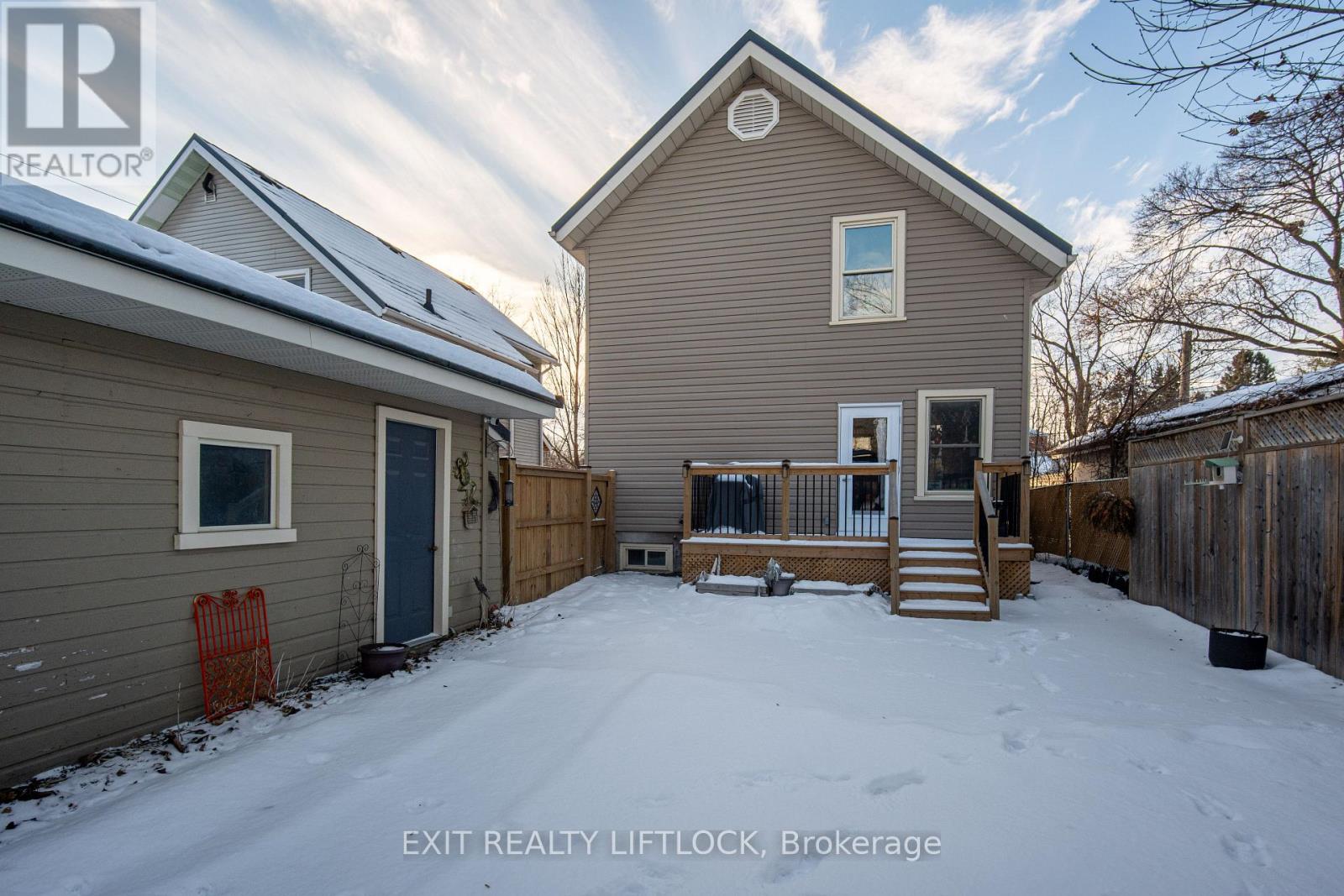 468 Cambridge Street, Peterborough (Town Ward 3), Ontario  K9H 4T3 - Photo 23 - X12652734