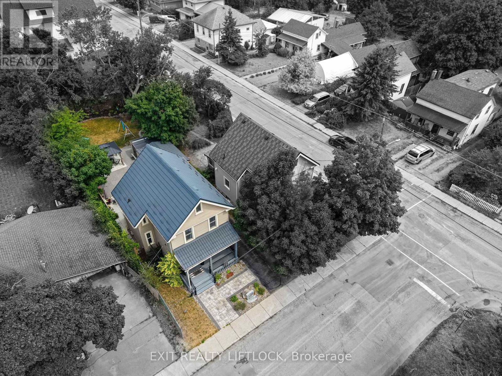 468 Cambridge Street, Peterborough (Town Ward 3), Ontario  K9H 4T3 - Photo 33 - X12652734