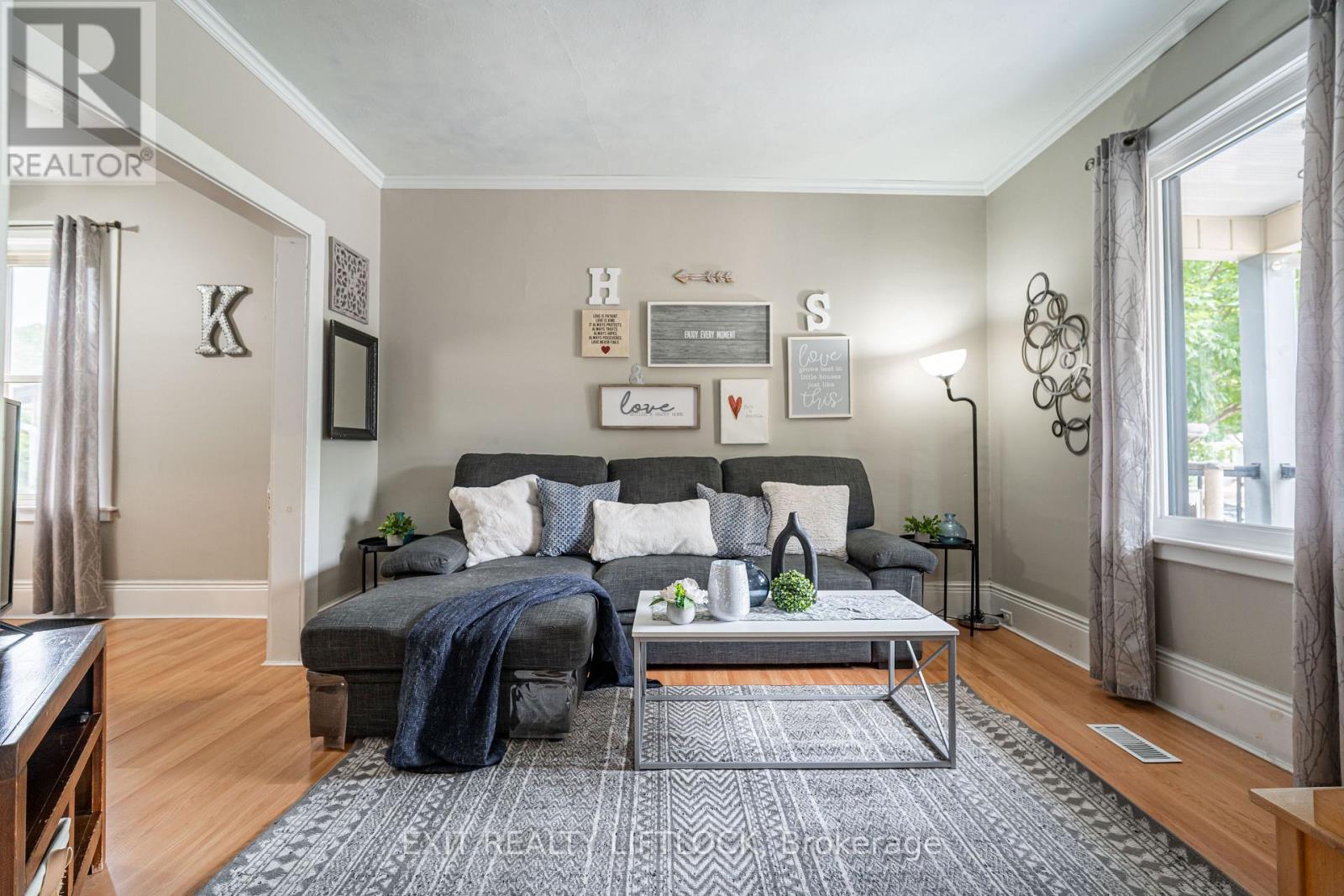 468 Cambridge Street, Peterborough (Town Ward 3), Ontario  K9H 4T3 - Photo 6 - X12652734