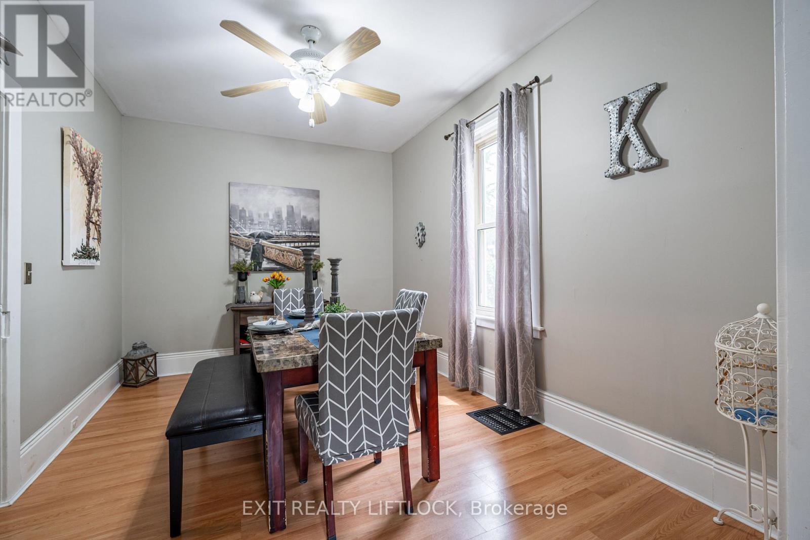 468 Cambridge Street, Peterborough (Town Ward 3), Ontario  K9H 4T3 - Photo 9 - X12652734