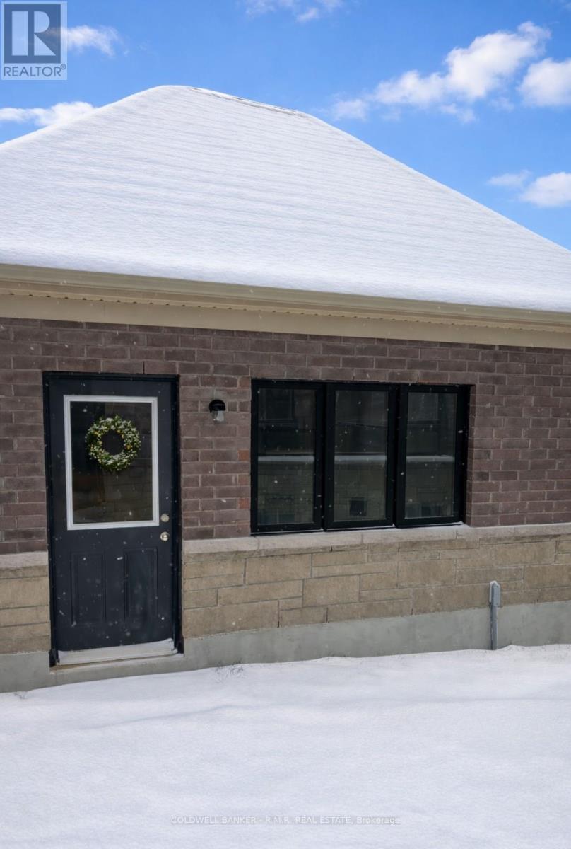 156 Alcorn Drive, Kawartha Lakes (Lindsay), Ontario  K9V 0T2 - Photo 2 - X12652750