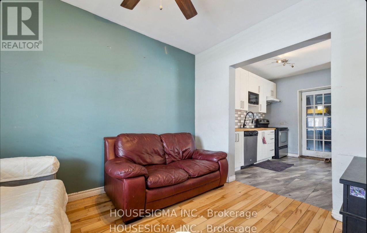 635 Brown Street, Peterborough (Otonabee Ward 1), Ontario  K9J 4K6 - Photo 6 - X12654574