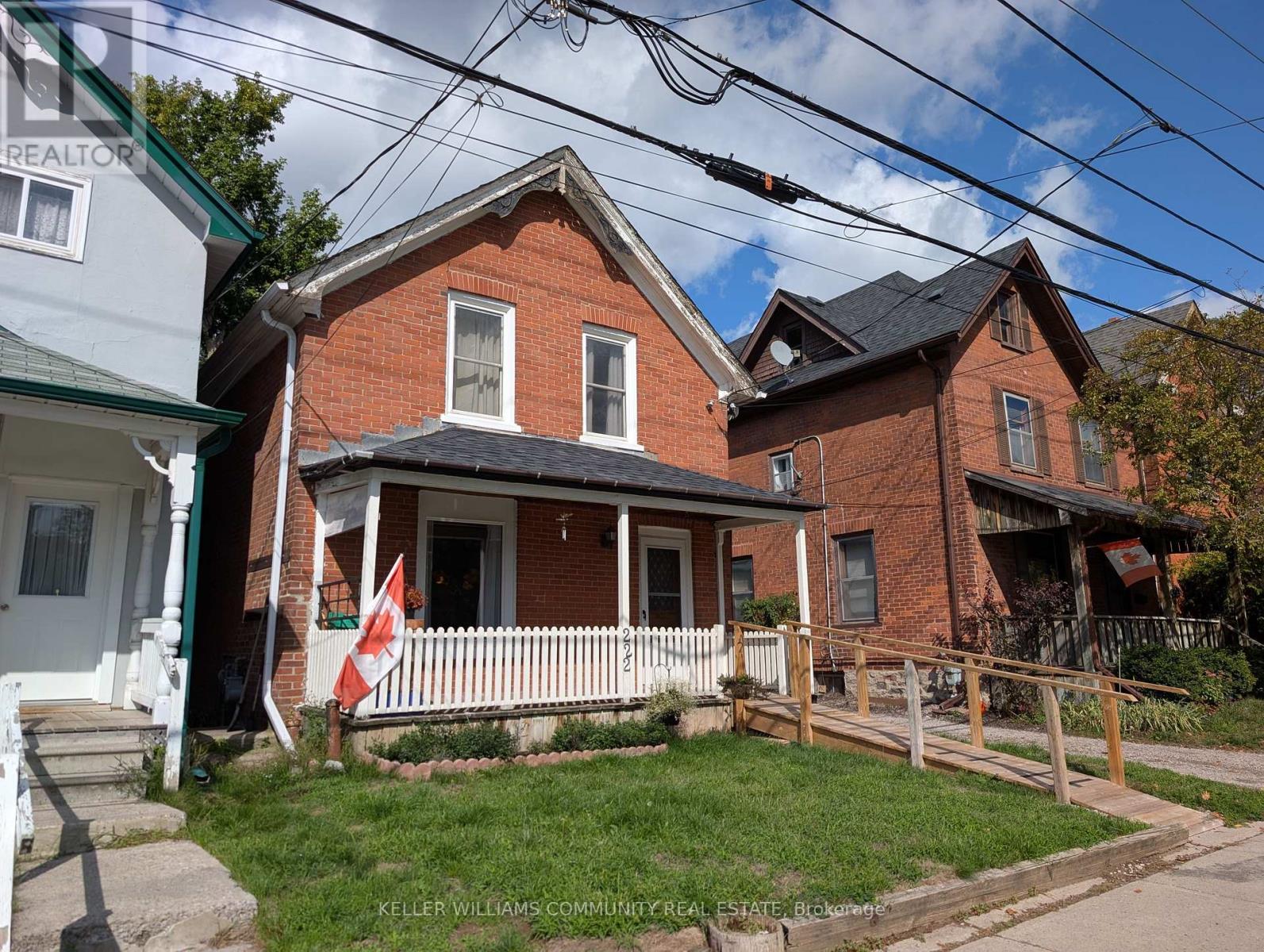 222 London Street, Peterborough (Town Ward 3), Ontario  K9H 2Y9 - Photo 3 - X12654650