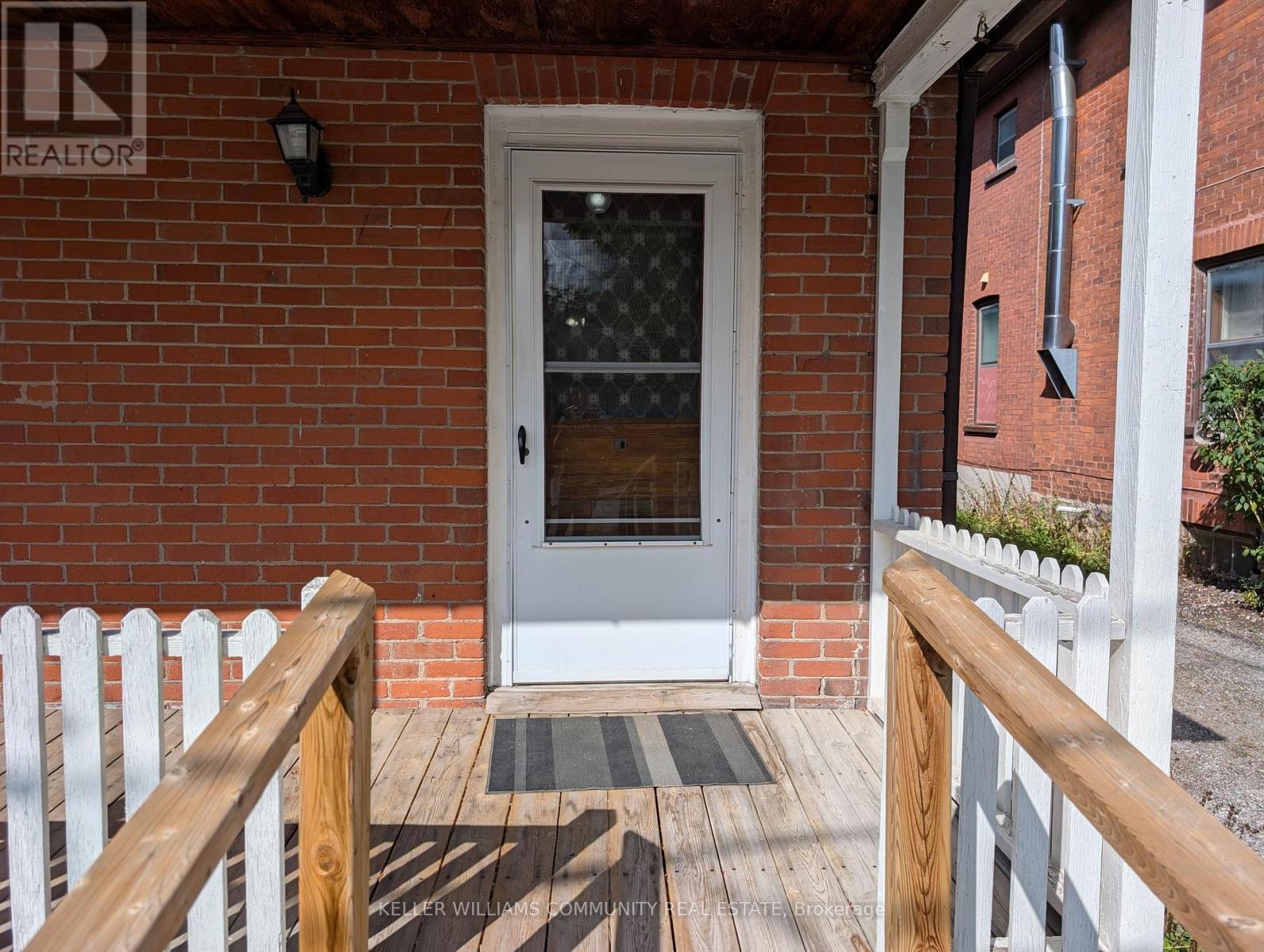 222 London Street, Peterborough (Town Ward 3), Ontario  K9H 2Y9 - Photo 7 - X12654650