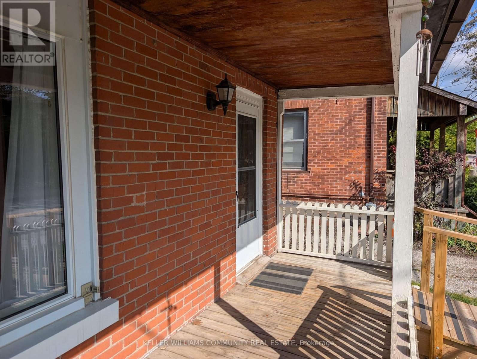 222 London Street, Peterborough (Town Ward 3), Ontario  K9H 2Y9 - Photo 8 - X12654650