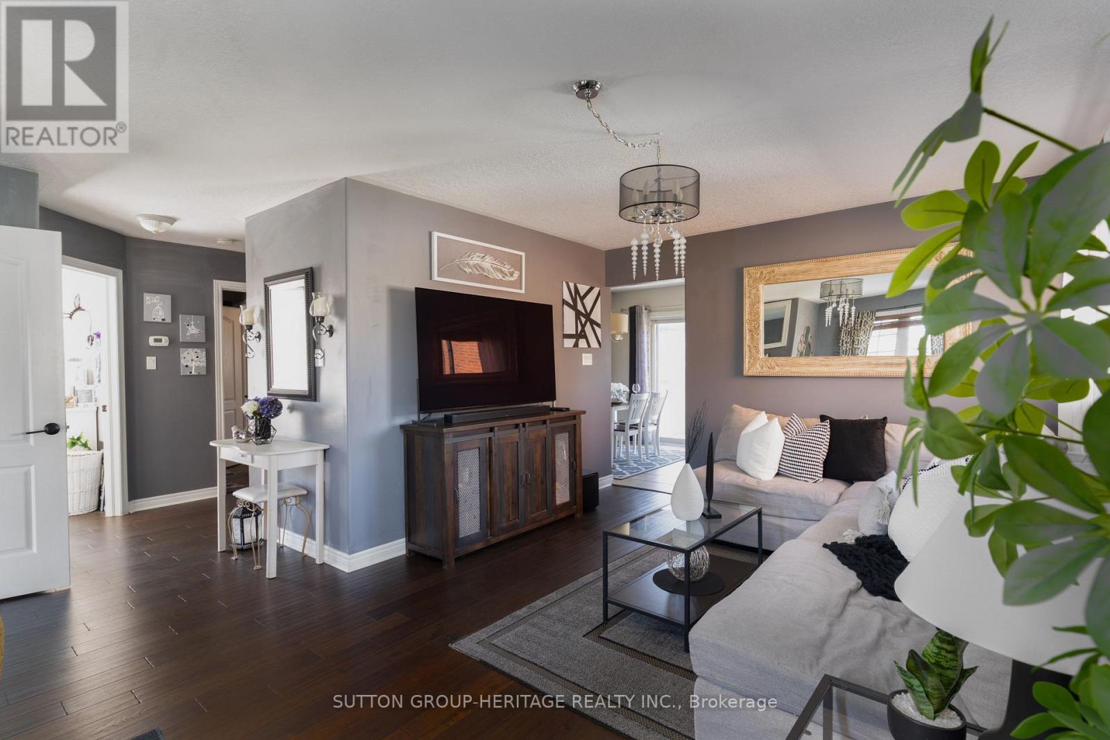 99 Sweetnam Drive, Kawartha Lakes (Lindsay), Ontario  K9V 0A6 - Photo 5 - X12654760