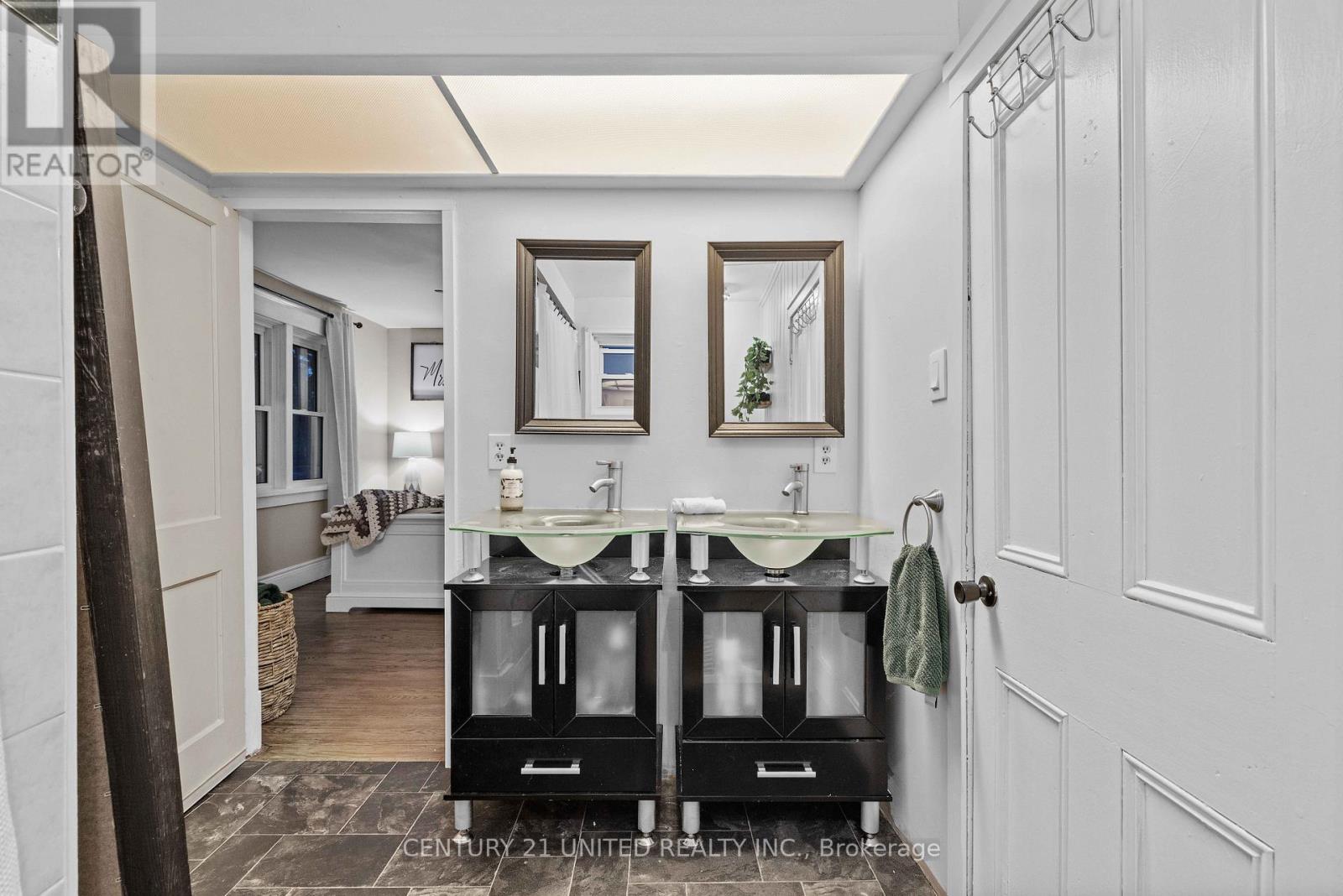 71 Bond Street W, Kawartha Lakes (Lindsay), Ontario  K9V 3R5 - Photo 28 - X12655636