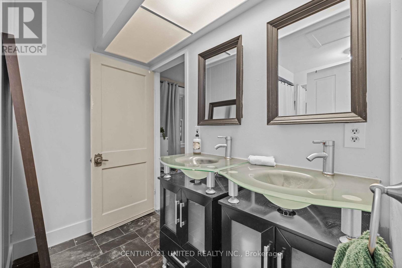 71 Bond Street W, Kawartha Lakes (Lindsay), Ontario  K9V 3R5 - Photo 31 - X12655636