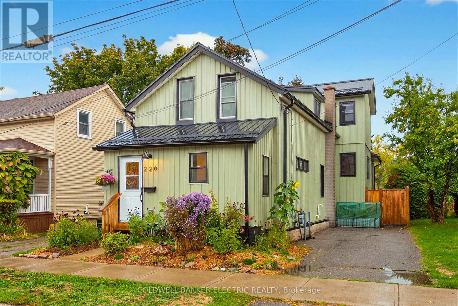 220 Rogers Street, Peterborough (Ashburnham Ward 4), Ontario  K9H 1W3 - Photo 2 - X12655638