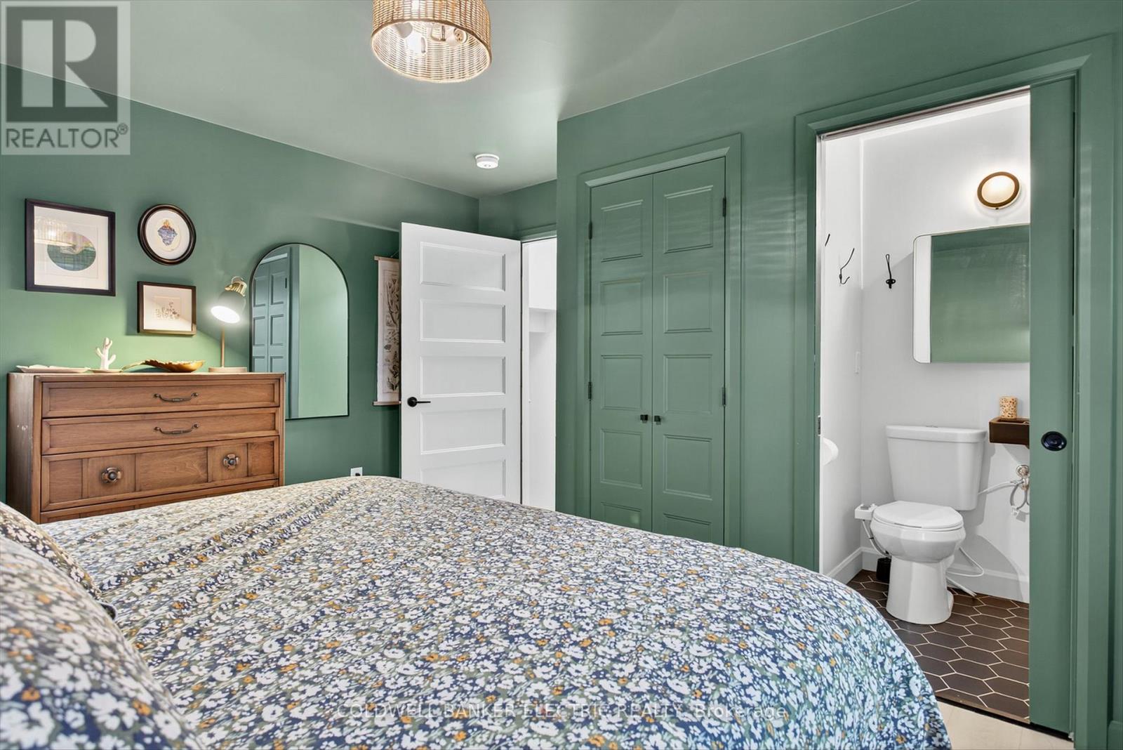 220 Rogers Street, Peterborough (Ashburnham Ward 4), Ontario  K9H 1W3 - Photo 35 - X12655638