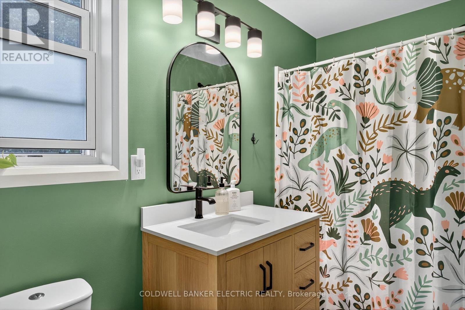 220 Rogers Street, Peterborough (Ashburnham Ward 4), Ontario  K9H 1W3 - Photo 37 - X12655638