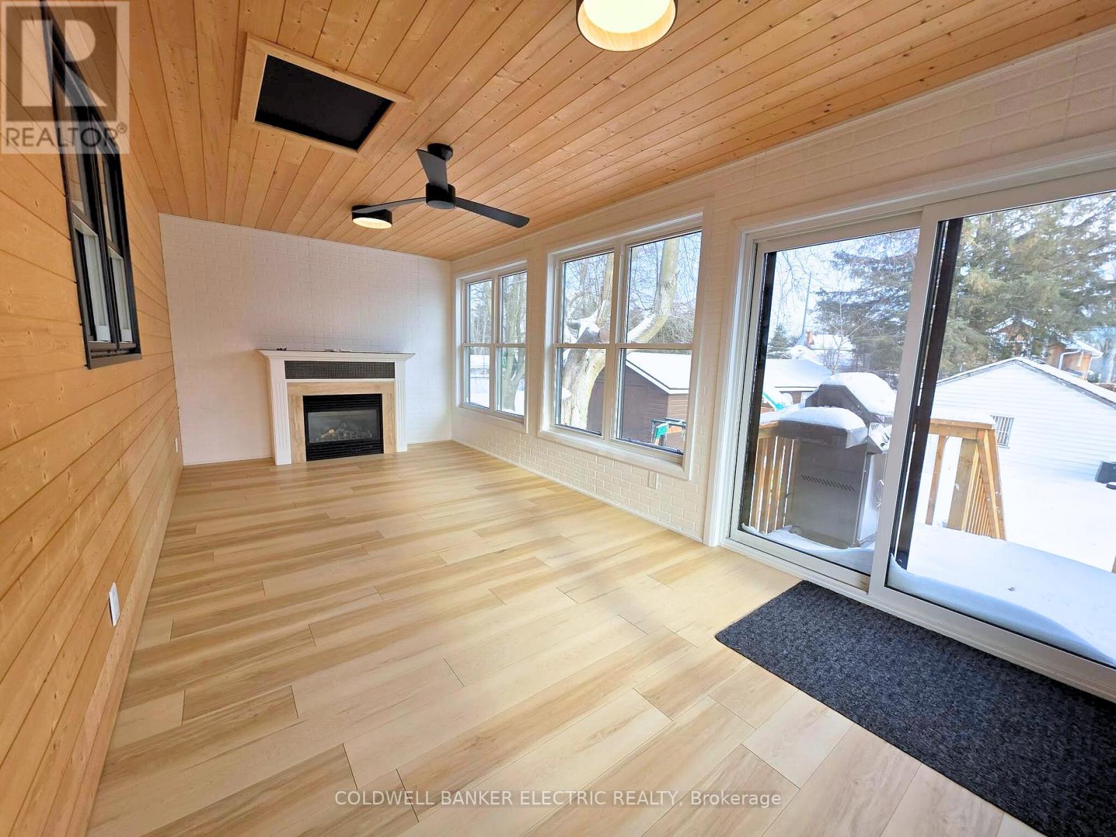 220 Rogers Street, Peterborough (Ashburnham Ward 4), Ontario  K9H 1W3 - Photo 4 - X12655638