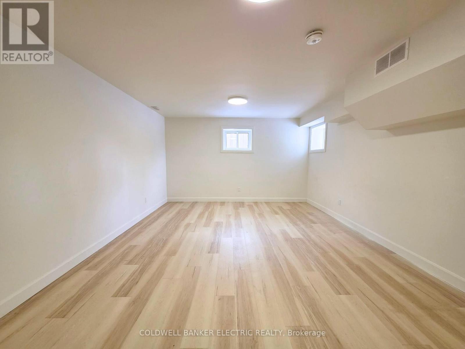 220 Rogers Street, Peterborough (Ashburnham Ward 4), Ontario  K9H 1W3 - Photo 7 - X12655638