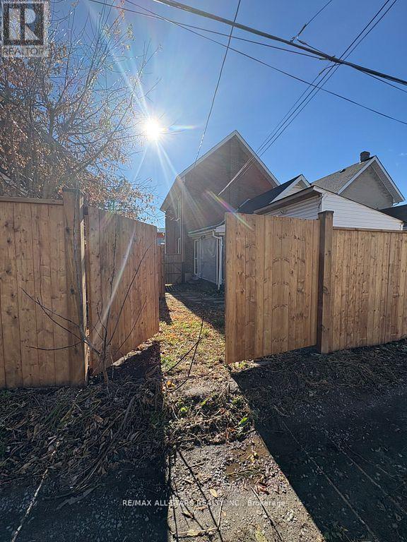 280 Lansdowne Street W, Peterborough (Ashburnham Ward 4), Ontario  K9J 1Y8 - Photo 37 - X12655688