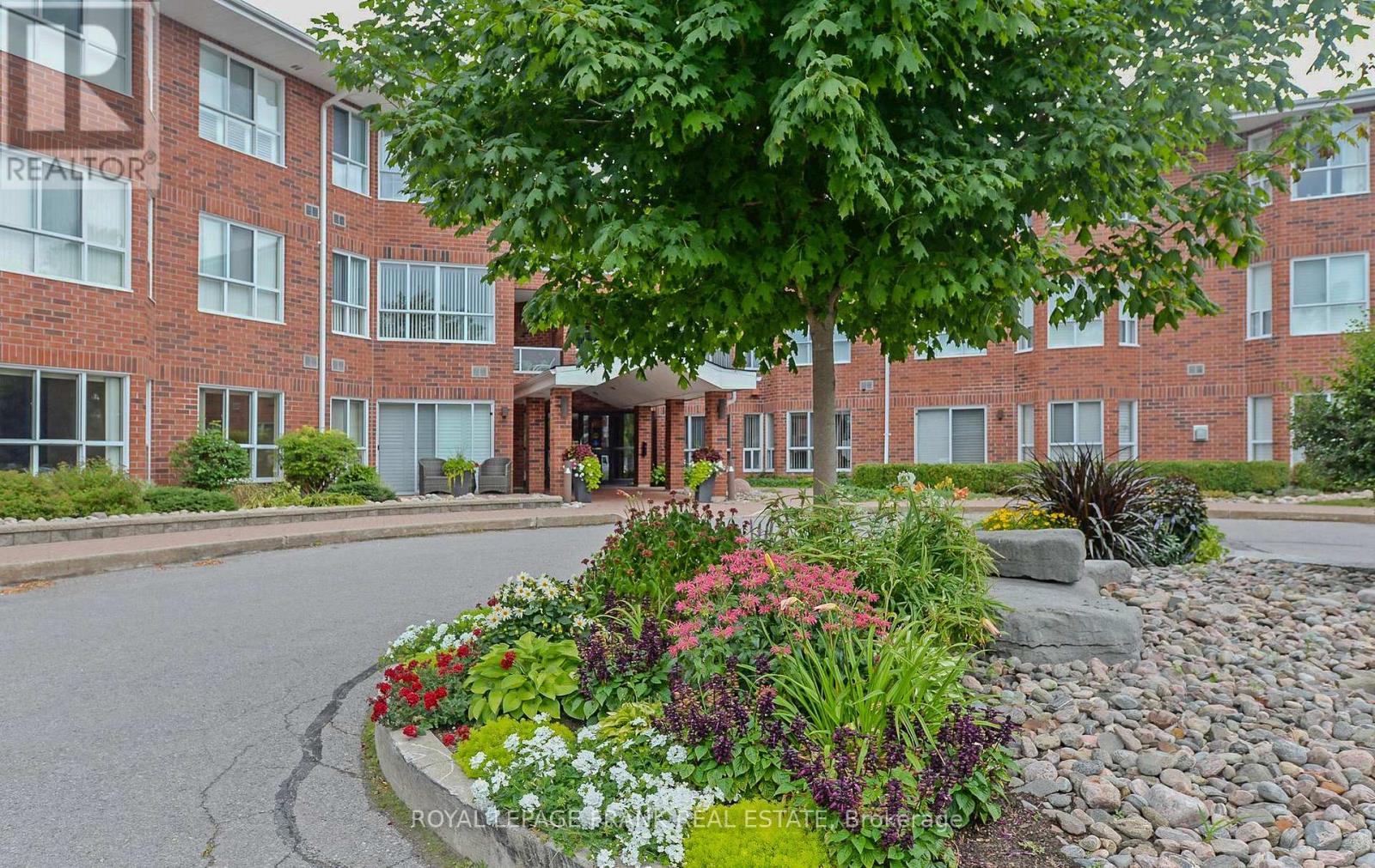 110 - 3 Heritage Way, Kawartha Lakes (Lindsay), Ontario  K9V 5Z1 - Photo 2 - X12655792