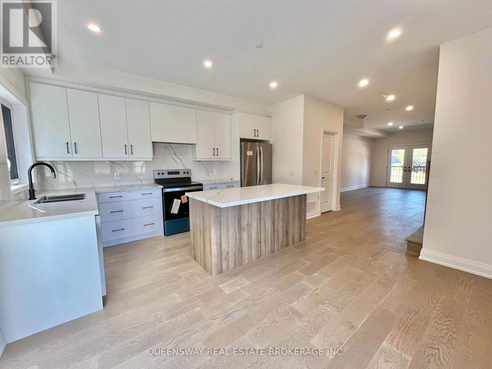 83 Marret Lane, Clarington (Newcastle), Ontario  L1B 1J2 - Photo 5 - E12655866