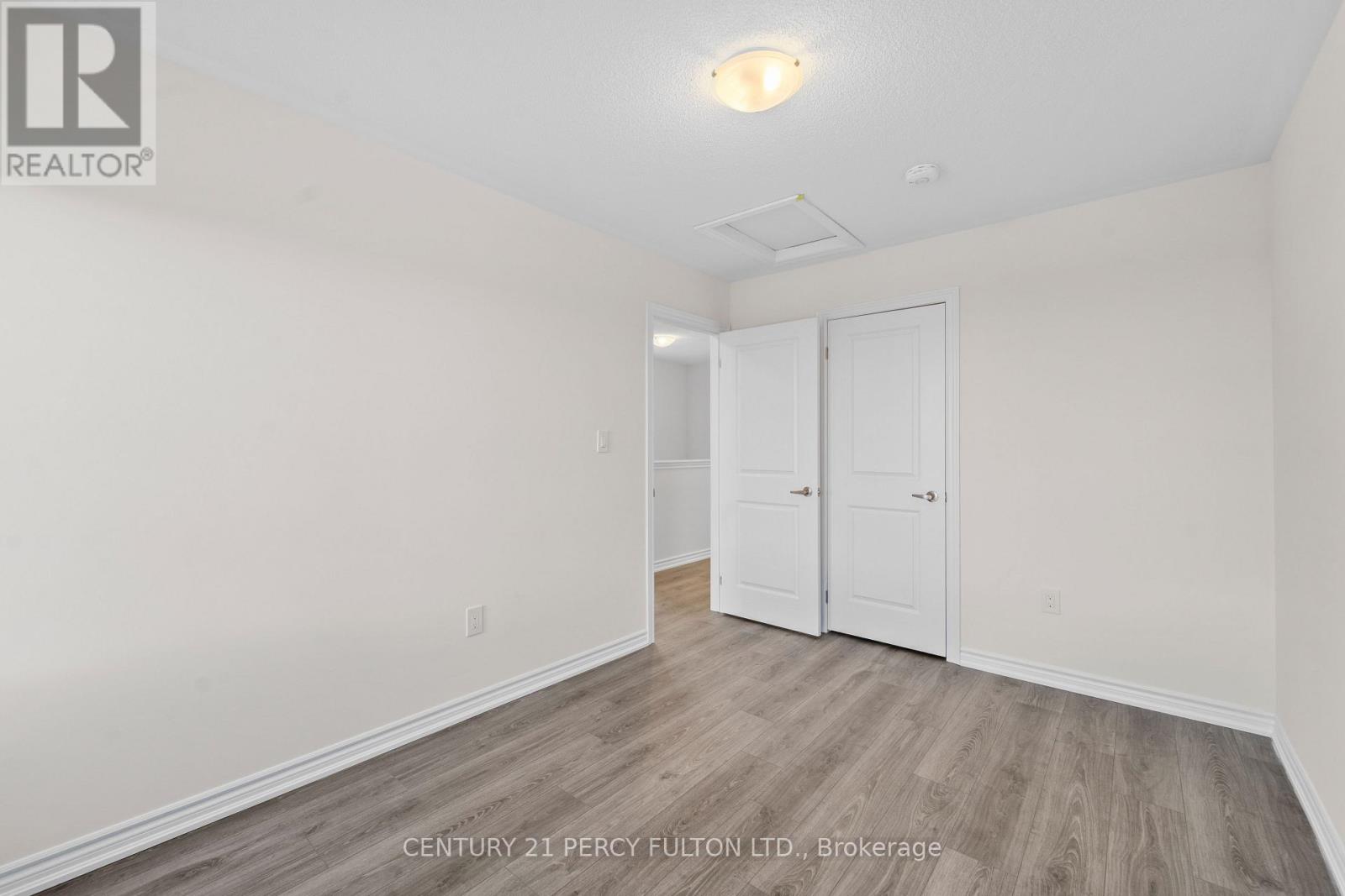 Lindsay  & Eglington - 50 Hickey Lane E, Kawartha Lakes (Lindsay), Ontario  K9V 5V7 - Photo 16 - X12656370