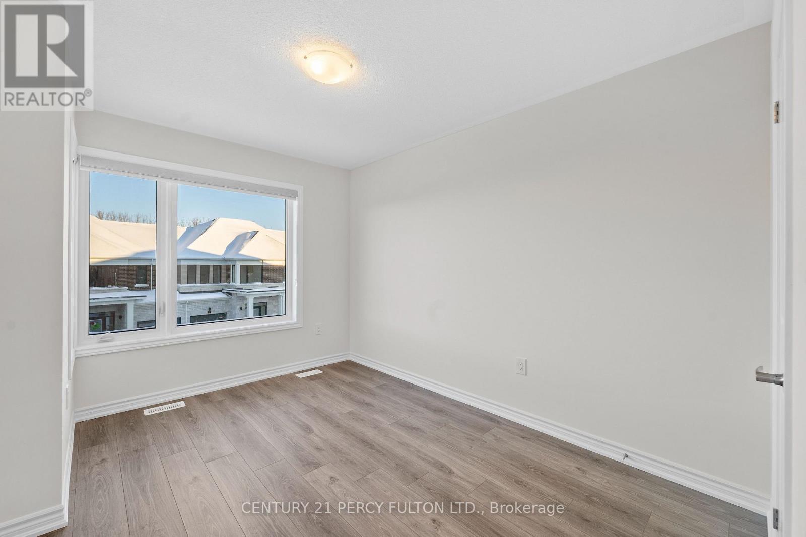 Lindsay  & Eglington - 50 Hickey Lane E, Kawartha Lakes (Lindsay), Ontario  K9V 5V7 - Photo 18 - X12656370