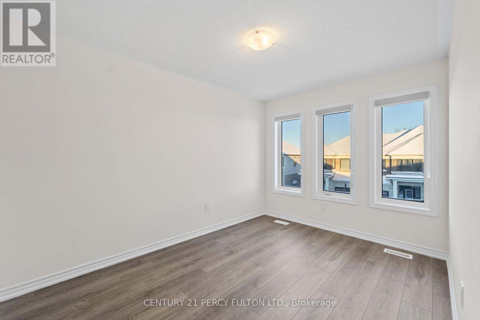 Lindsay  & Eglington - 50 Hickey Lane E, Kawartha Lakes (Lindsay), Ontario  K9V 5V7 - Photo 21 - X12656370